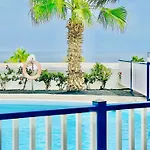 Canaryislandshost L Amapola *