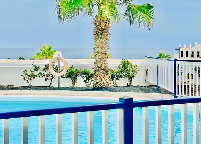 Canaryislandshost L Amapola *